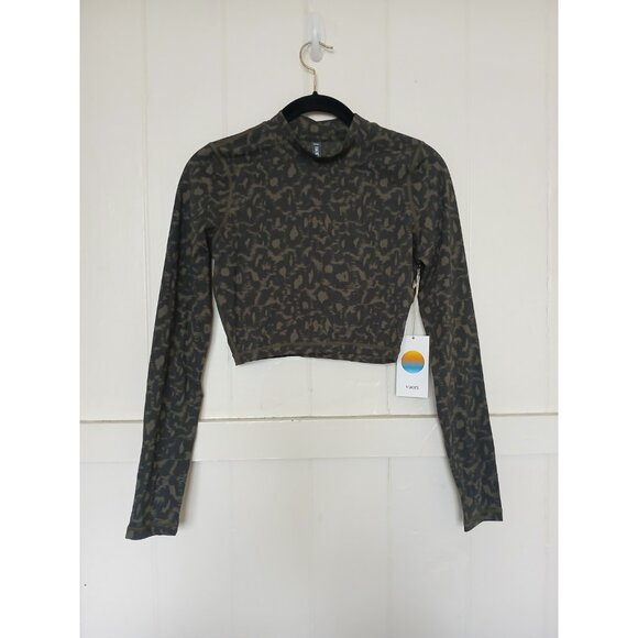 NWT Vuori Dune Crop Top Long Sleeve Oregano Spots Olive Green Athletic Yoga New - Picture 9 of 13